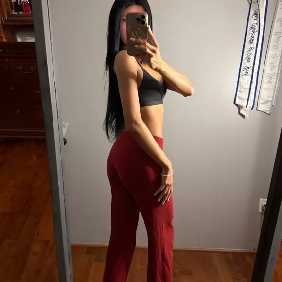 SKIMS RED LOUNG BOTTOMS - Picture 3 of 3